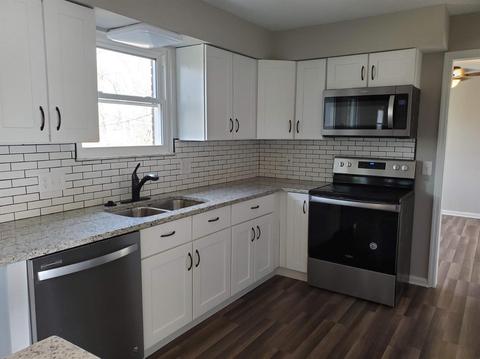8107 Ashgrove Dr, Cincinnati, OH 45244 photo 5