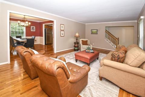 9489 Fallson Ct, Blue Ash, OH 45242 photo 2