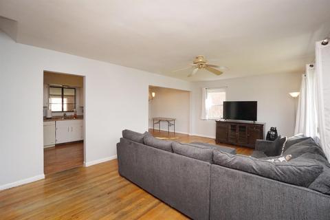 8675 Pringle Dr, Cincinnati, OH 45231 photo 10