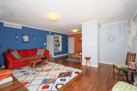 10 Hamlin Dr, Greenhills, OH 45218 photo 8