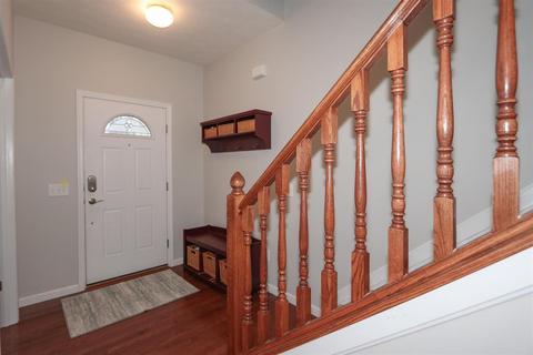 887 Ellery Dr, Cincinnati, OH 45245 photo 4