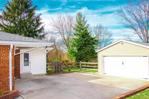 3752 Guam Ct, Cincinnati, OH 45236 photo 4