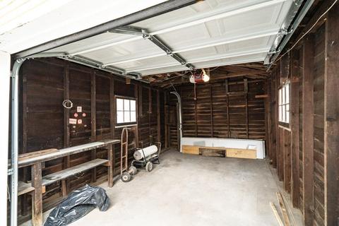 3338 Cavanaugh Ave, Cincinnati, OH 45211 photo 25