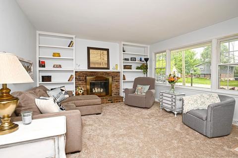 114 Junedale Dr, Greenhills, OH 45218 photo 6