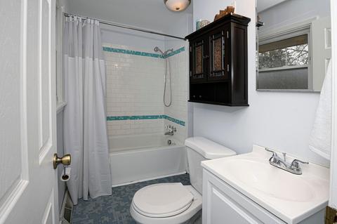 114 Junedale Dr, Greenhills, OH 45218 photo 14