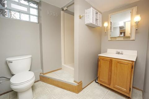 1042 Hollytree Dr, Cincinnati, OH 45231 photo 13