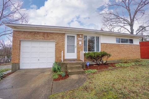 1042 Hollytree Dr, Cincinnati, OH 45231 photo 1