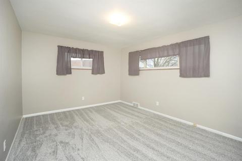 1042 Hollytree Dr, Cincinnati, OH 45231 photo 8