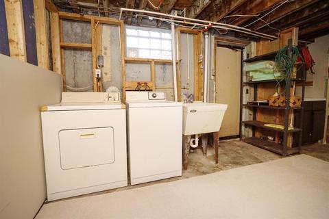 1042 Hollytree Dr, Cincinnati, OH 45231 photo 17