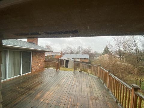 1090 Meadowind Ct, Cincinnati, OH 45231 photo 4