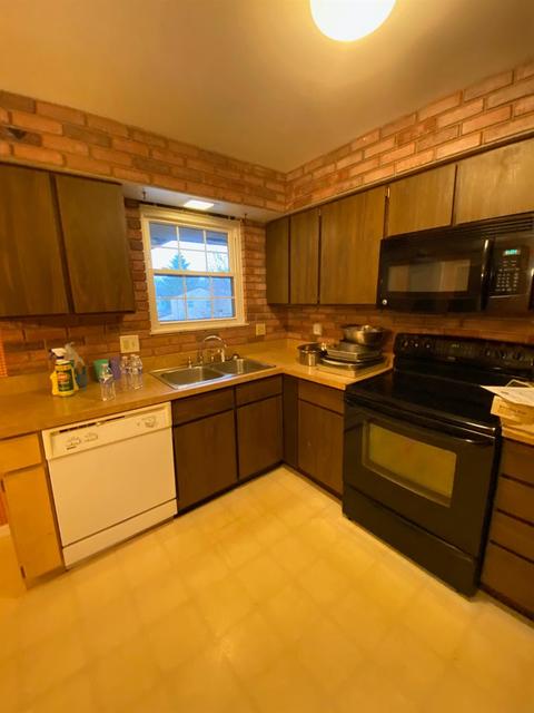 1090 Meadowind Ct, Cincinnati, OH 45231 photo 5