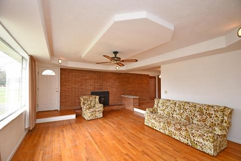 596 Sonny Ln, Cincinnati, OH 45244 photo 4