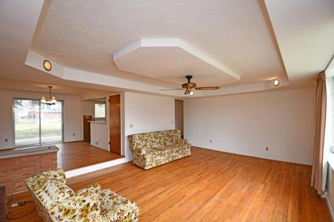 596 Sonny Ln, Cincinnati, OH 45244 photo 2