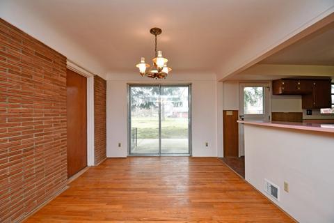 596 Sonny Ln, Cincinnati, OH 45244 photo 5