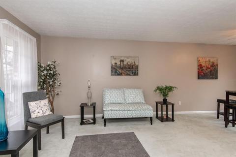 12083 Greystone Ct, Cincinnati, OH 45240 photo 3