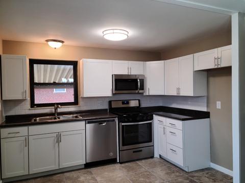 2503 Cornwall Dr, Cincinnati, OH 45231 photo 2