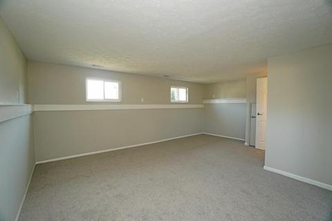 945 Beechmeadow Ln, Cincinnati, OH 45238 photo 14