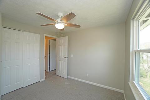 945 Beechmeadow Ln, Cincinnati, OH 45238 photo 12
