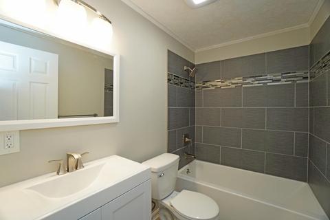 945 Beechmeadow Ln, Cincinnati, OH 45238 photo 8