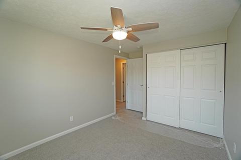 945 Beechmeadow Ln, Cincinnati, OH 45238 photo 10