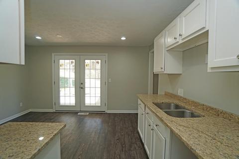 945 Beechmeadow Ln, Cincinnati, OH 45238 photo 4
