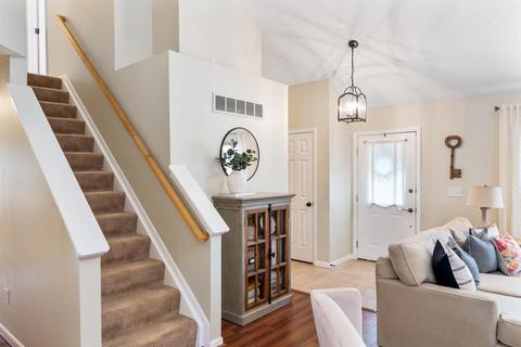 1172 Glen Echo Ln, Loveland, OH 45140 photo 2