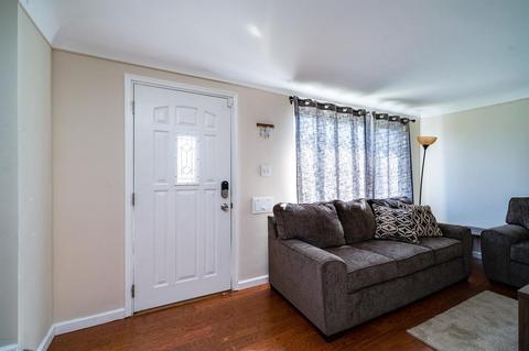 8345 Bobolink Ave, Cincinnati, OH 45231 photo 3