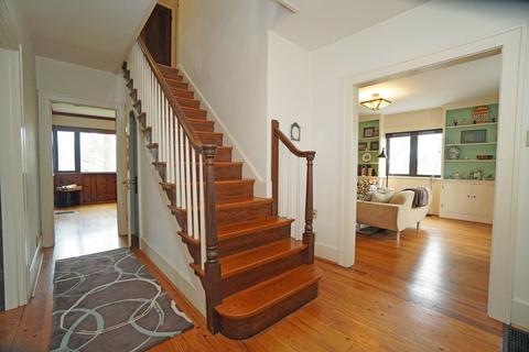 848 Dunore Rd, Cincinnati, OH 45220 photo 3