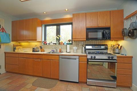 848 Dunore Rd, Cincinnati, OH 45220 photo 12