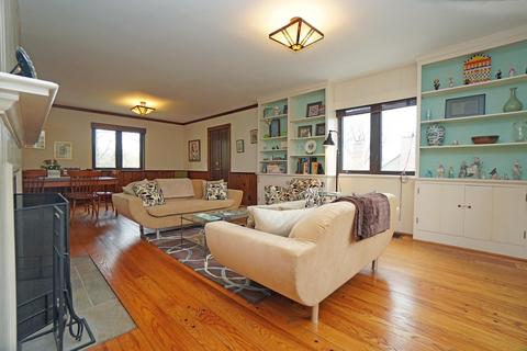 848 Dunore Rd, Cincinnati, OH 45220 photo 5