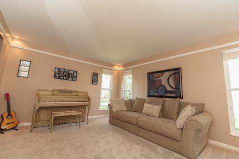 9554 Benchmark Ln, Blue Ash, OH 45242 photo 6