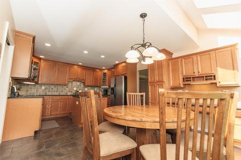 9554 Benchmark Ln, Blue Ash, OH 45242 photo 11