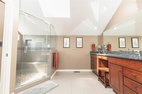 9554 Benchmark Ln, Blue Ash, OH 45242 photo 19