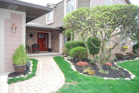 2482 Owlcrest Dr, Cincinnati, OH 45231 photo 4