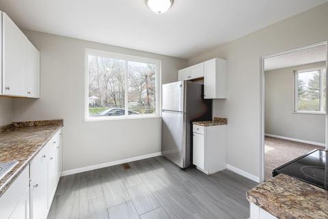 11 Bachman St, Greenhills, OH 45218 photo 8