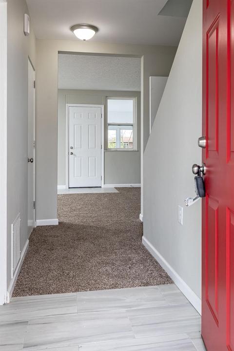 11 Bachman St, Greenhills, OH 45218 photo 3