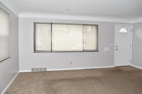 1010 Hempstead Dr, Cincinnati, OH 45231 photo 5