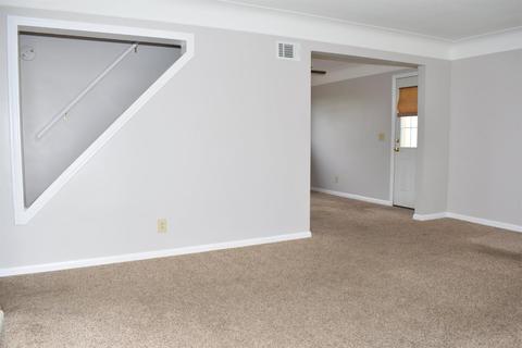 1010 Hempstead Dr, Cincinnati, OH 45231 photo 9