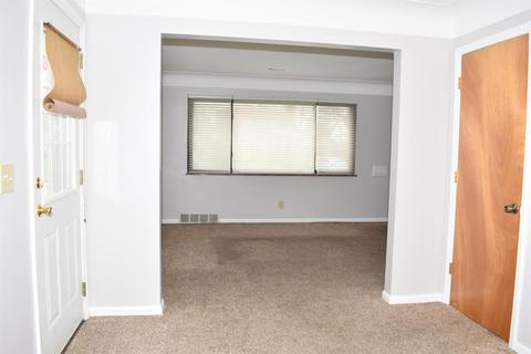 1010 Hempstead Dr, Cincinnati, OH 45231 photo 6