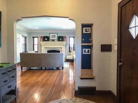 3911 Eileen Dr, Cincinnati, OH 45209 photo 4