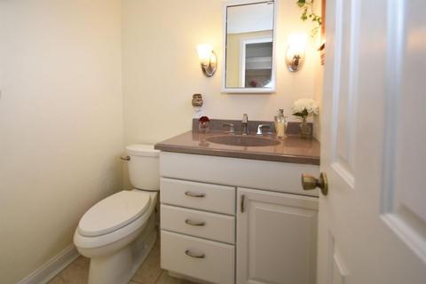 451 Stonehearst Ln, Cincinnati, OH 45231 photo 8