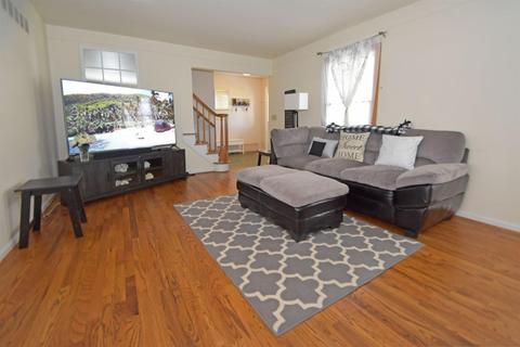 451 Stonehearst Ln, Cincinnati, OH 45231 photo 2