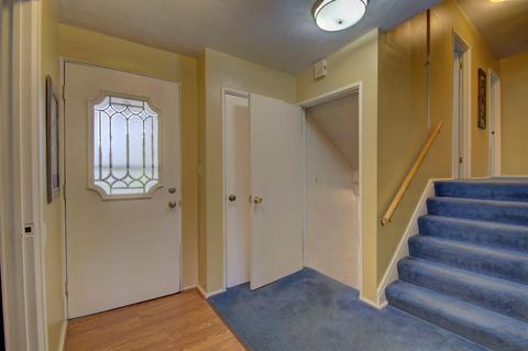 9068 Arrowhead Ct, Cincinnati, OH 45231 photo 2