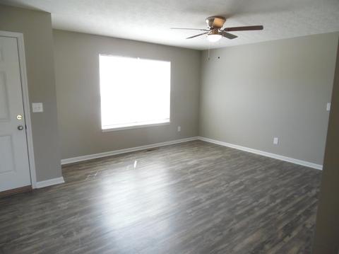 275 Ihle Dr, Cincinnati, OH 45238 photo 2