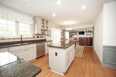5069 Fieldside Dr, Cincinnati, OH 45244 photo 3