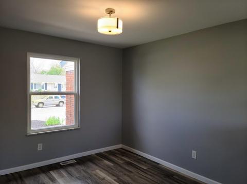945 Smiley Ave, Forest Park, OH 45240 photo 5