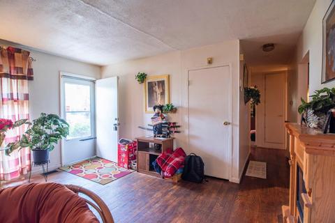 8822 Desoto Dr, Cincinnati, OH 45231 photo 4