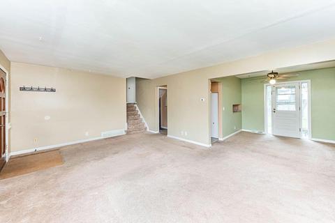 8613 Pringle Dr, Cincinnati, OH 45231 photo 5