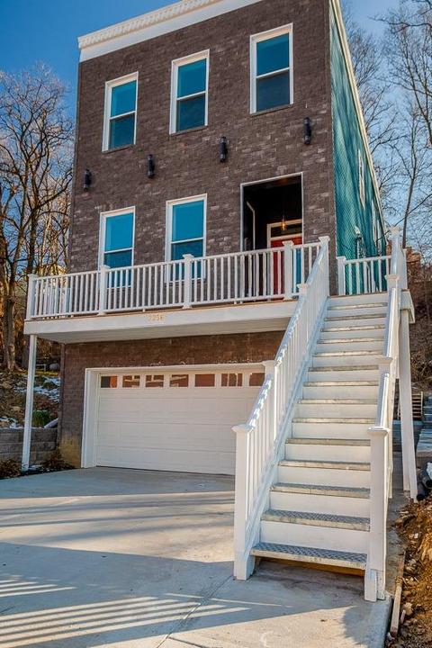 2256 Loth St, Cincinnati, OH 45219 photo 2