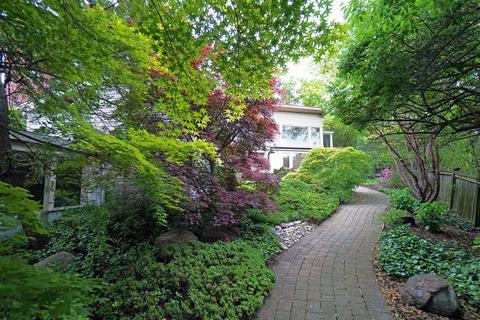 406 Torrence Ct, Cincinnati, OH 45202 photo 2